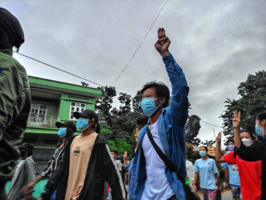 Myanmar_Now_Eng's tweet photo. Youths in Launglon Township, Tanintharyi, protested against Myanmar's military junta this morning (Aug 27). 

Photos: CJ

#WhatsHappeningInMyanmar https://t.co/tukz4xHaut