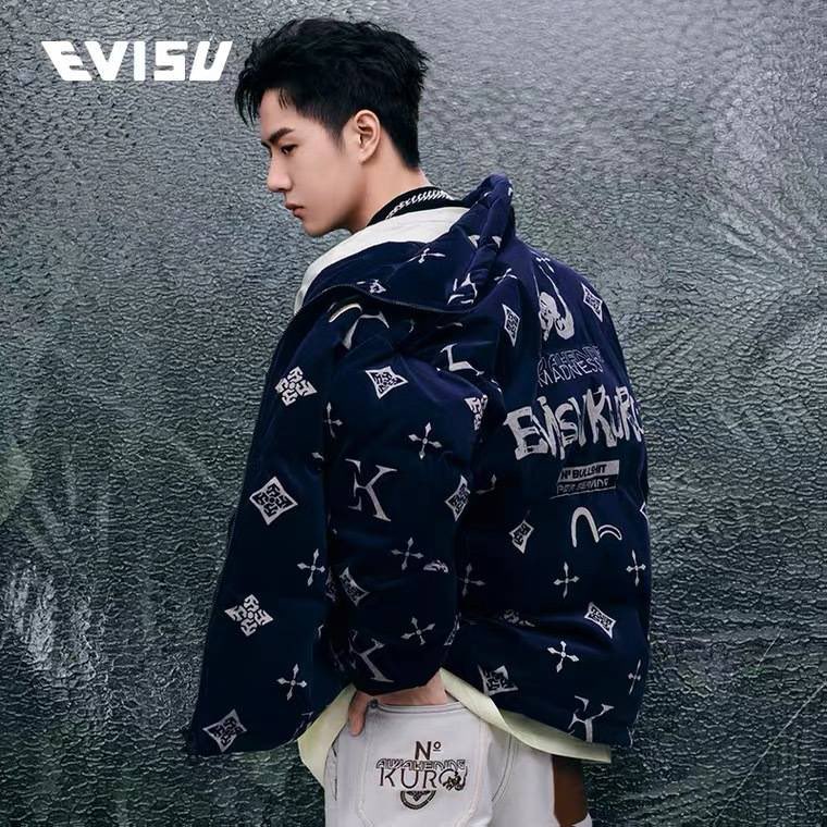 EVISU x Wang Yibo new pic 💚