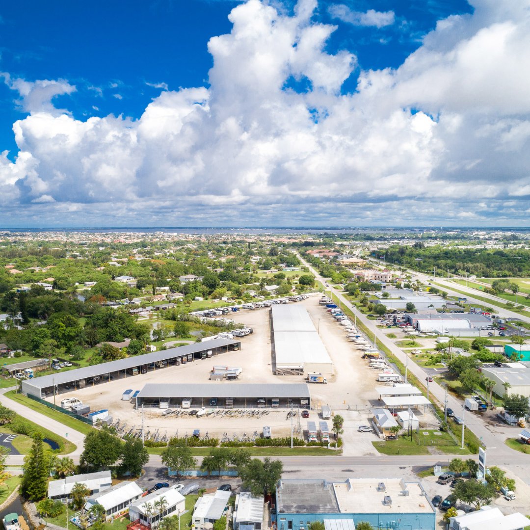 PCStorageFL's tweet image. People&apos;s Choice RV &amp;amp; Boat Storage is the place to go when you&apos;re looking for reliable RV and boat storage in Punta Gorda, FL. 📦🚛🏠  #puntagorda #puntagordafl