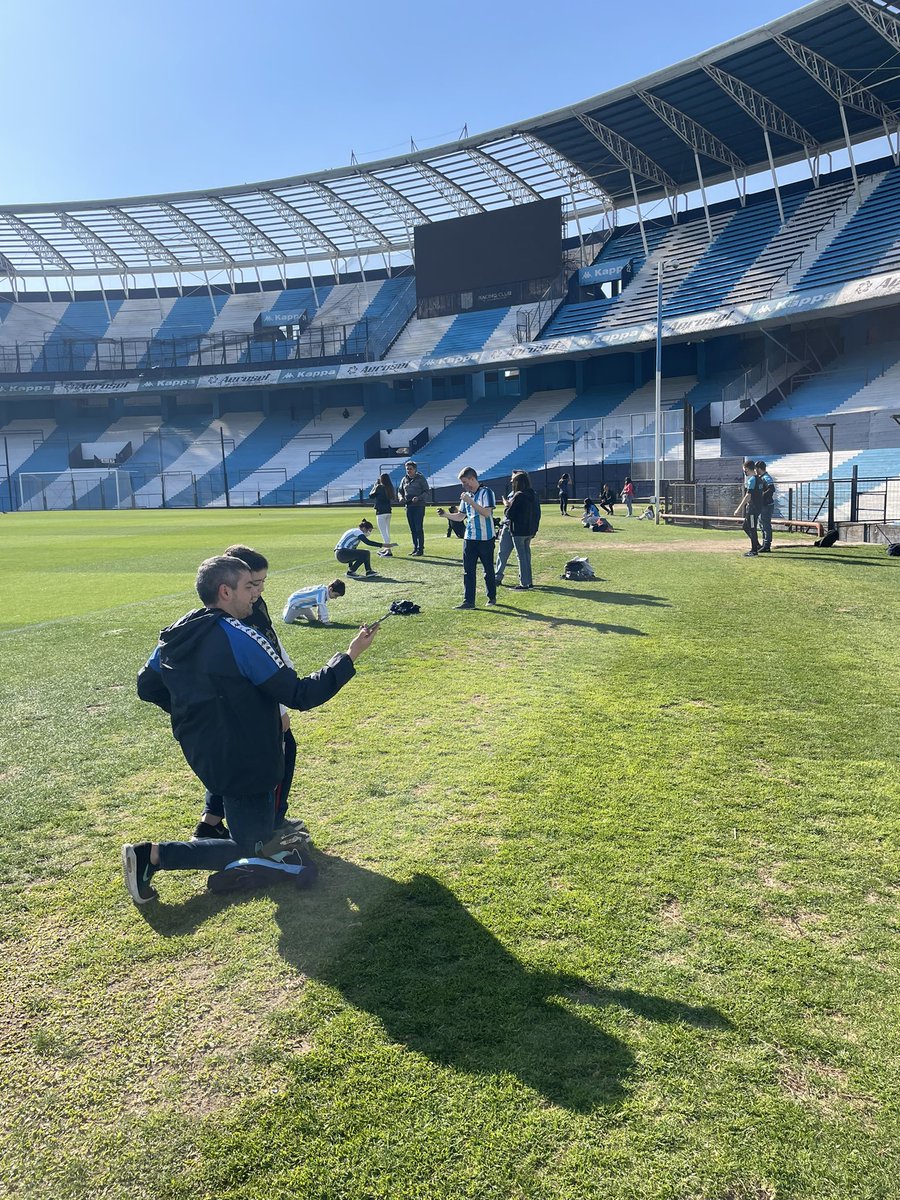 DDHRacingClub's tweet photo. #RacingTour 🏟🚶
A las 14hs están disponibles los turnos para el martes 31/8 a las 14 y 15:30hs
💻 https://t.co/C5laRv0dkF
!Exclusivo para @RacingSocios!
Los esperamos https://t.co/4LZMdiVgyl