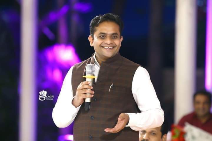 BhosleSpeaks's tweet photo. देशातील तीन सर्वोत्कृष्ट महापौरांमध्ये लातूरचे महापौर मा. विक्रांत भैया गोजमगुंडे यांचा समावेश.मॉडेल शहर व्यवस्थापन बाबत करणार मार्गदर्शन लातूरच्या महापौरांच्या कार्याची देशपातळीवर दखल
अभिनंदन भैय्यासाहेब💐💐💐
@VikrantMayorLtr
#लातुर #Latur #Latur_pattern https://t.co/gN7V8dLiiu