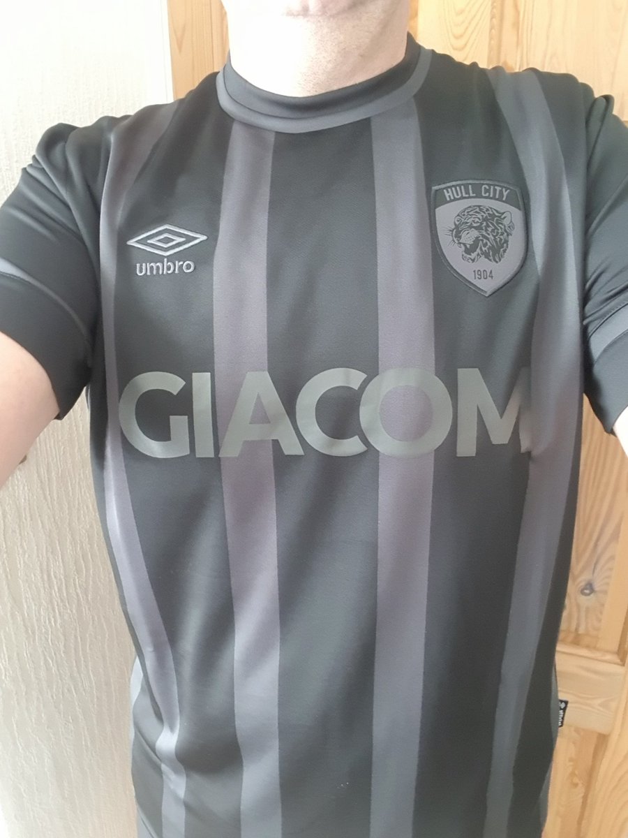 Ok, so I bought my first football shirt since 2008... but I couldn't help it...