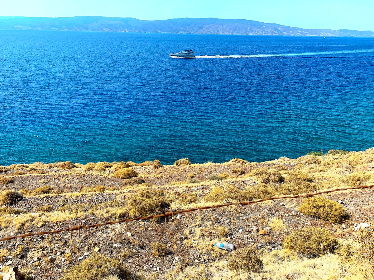 Une nouvelle chronique sur le métier de mère, la transmission et les déchets abandonnés en bord de mer sur une île de toute beauté…  

slideshare.net/sylviecastagne… via @SlideShare 

#transmission #écologie #plastique #consommation #greenwalking #trashpicking #tousresponsables #grece