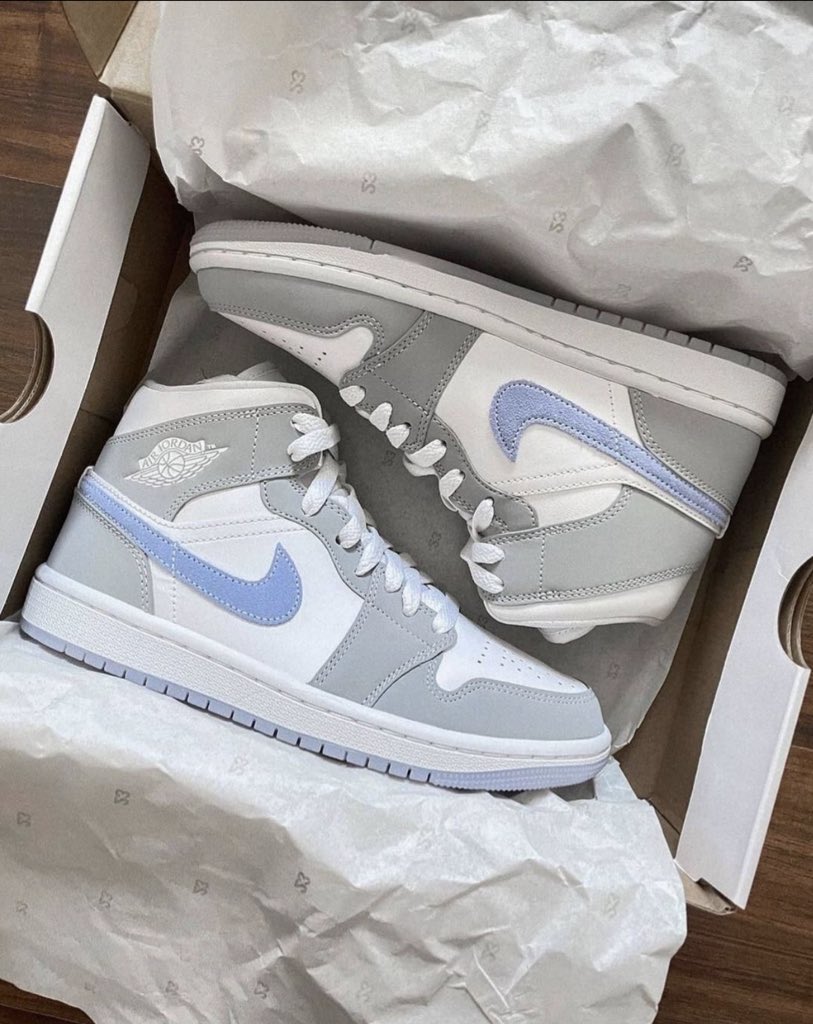 bestoffshoes's tweet image. Air Jordan 1 Mid « Wolf Grey »