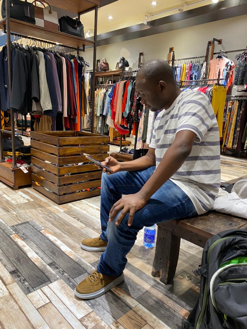 bajabiri's tweet photo. Ukiwa unaingia #AIMMall kwenye gate la #VillageSupermarket....pinda kushoto nyoosha utazikuta #StreetSoul inatazamana na #TigoShop.
Hapa Kuna SALE ya Jeans hadi 35,000/- na Kadeti pia 35,000/-.
#ArushaTumefikaaTumekaa https://t.co/H1vGVKhJ2V