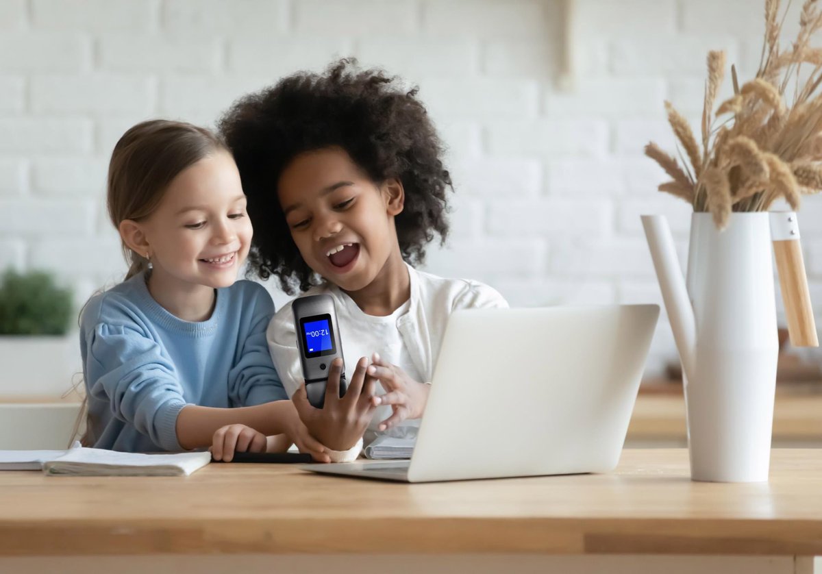 The Coolpad Belleza™ delivers a simple, easy-to-use communication experience with all the necessities.

#coolpad #connected #flipphone #coolpadbelleza