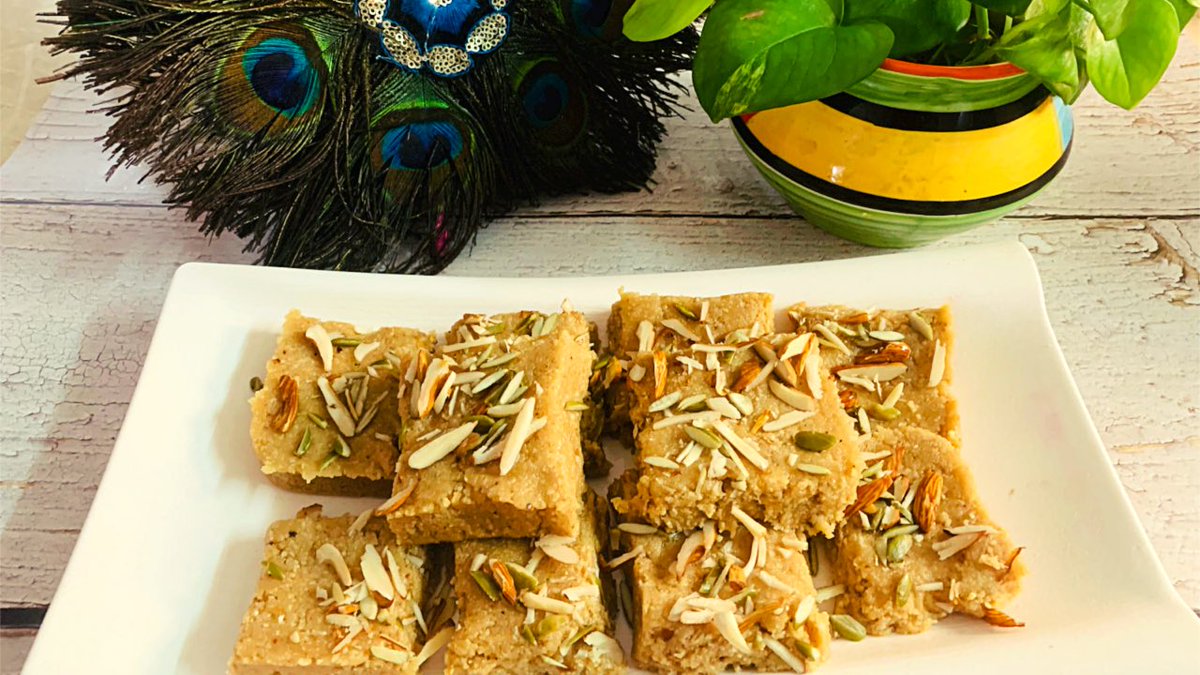 ParulKitchen's tweet photo. Janmashtami special barfi #indianSweet #Janmashtami2021 #KrishnaJanmashtami #Krishna #easyrecipes #barfi #HealthyEating #indianDessert #coconut #peanut #parulsFlavourfulKitchen #fasting        YouTube link : https://t.co/Zm13lFGitM https://t.co/wb6sGyPy4p