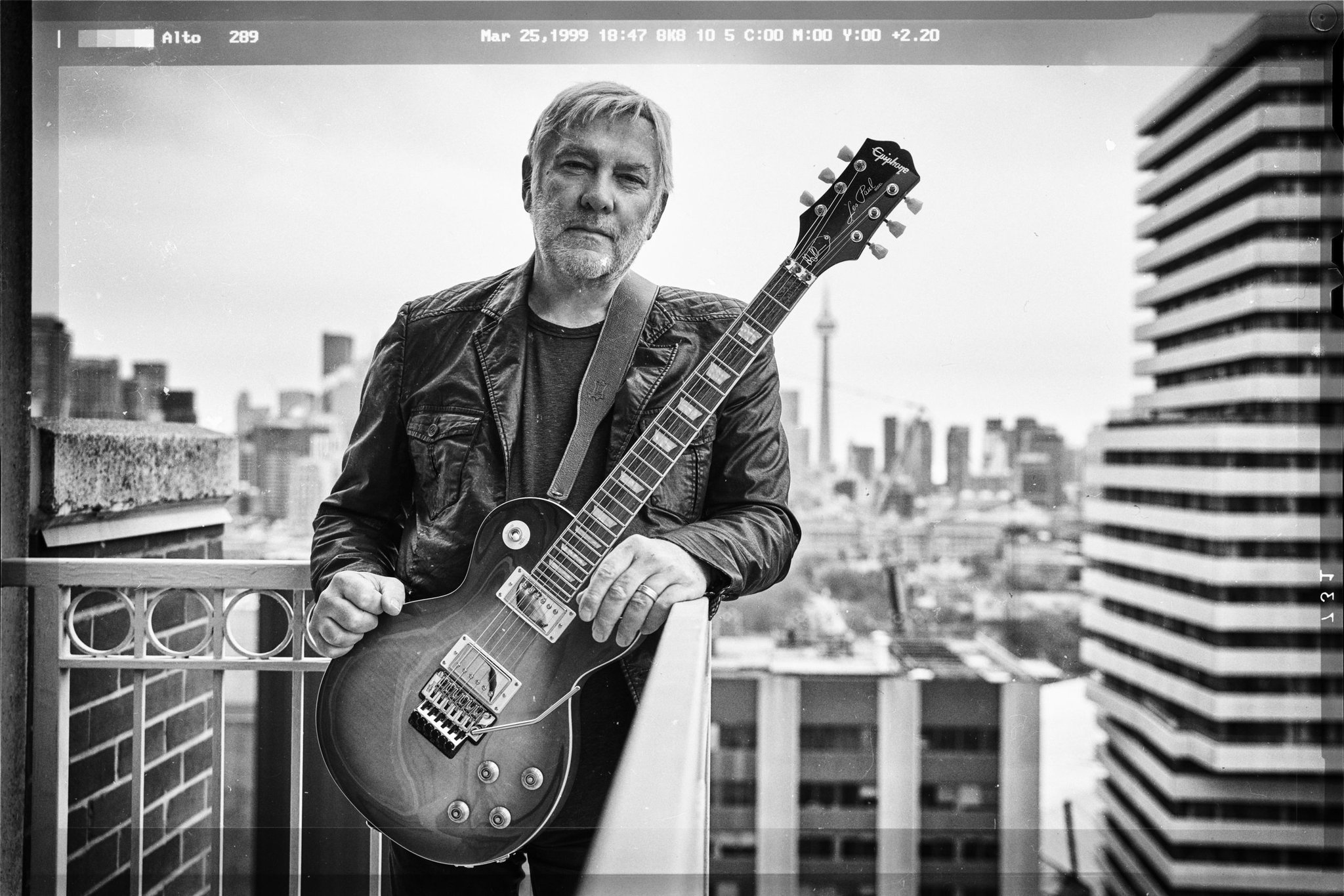 Happy 68th birthday to Alex Lifeson! 