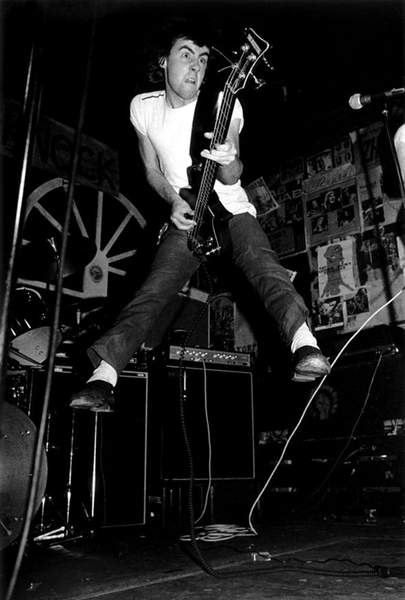 Happy birthday to the legendary Glen Matlock who turns 65 today  What is your favourite Sex Pistols tune? 
