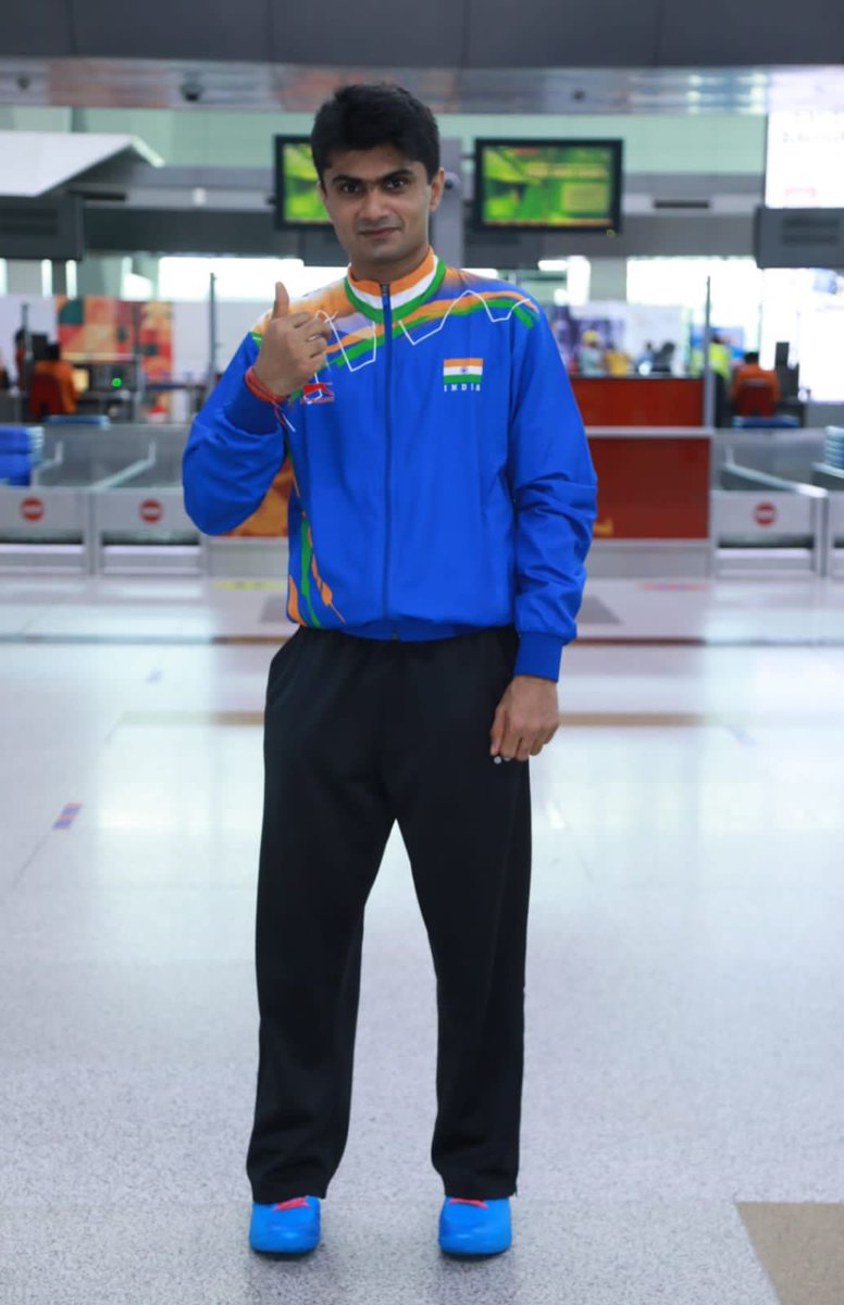This will be first time when an IAS officer will be representing country in #Paralympics 
All the best #Suhas 
#Go4Gold
#Parabadminton 
<a href="/ParalympicIndia/">Paralympic India 🇮🇳</a> #Praise4Para