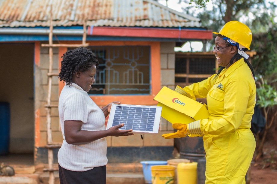 JUST LAUNCHED: #Offgridsolar companies can empower &amp; protect consumers through better communication, information &amp; support. The newly launched #ConsumerProtection Transparency Briefing Note tells you how: bit.ly/3kuJFTd