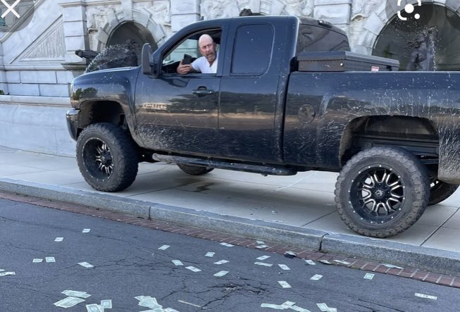 ThePaulSRyan's tweet photo. @DCPoliceDept found my friend and longtime neighbor #AntwanGilmore sleeping in his car, startled him awake, then shot and killed him. This other guy shut down Capitol Hill for a day with a bomb threat and was then gently taken into custody. This is what racism looks like. https://t.co/VnXp8xiQie