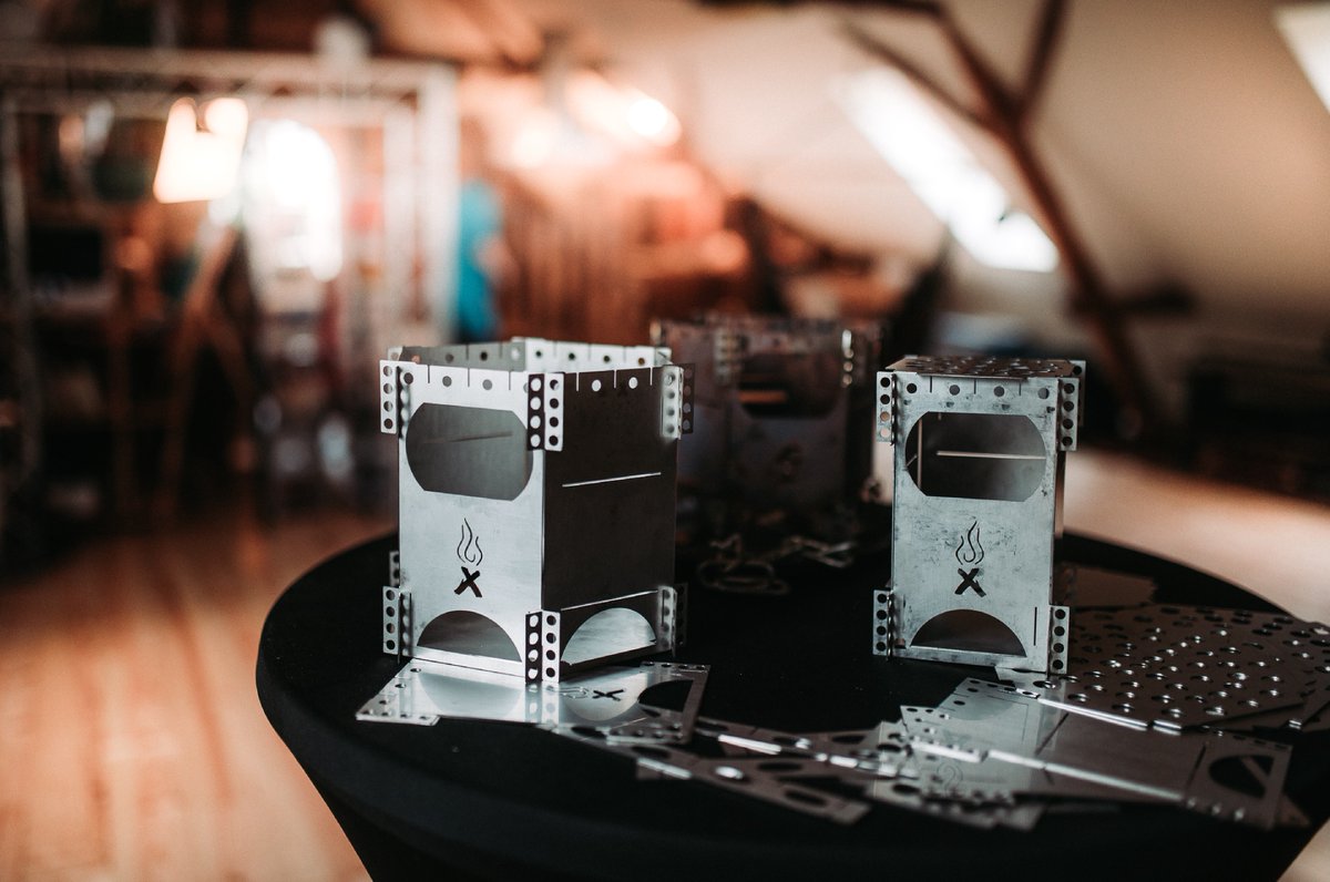 「ソロキャンプのスタンダード」焚火を持ち歩く ドイツから届いたFlexFire tweet media