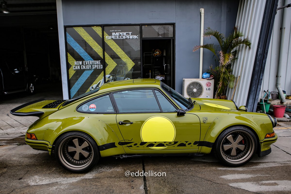 edd_ellison's tweet photo. I never get tired of seeing this car ... #RWB #Porsche https://t.co/D8PxnTRUkU
