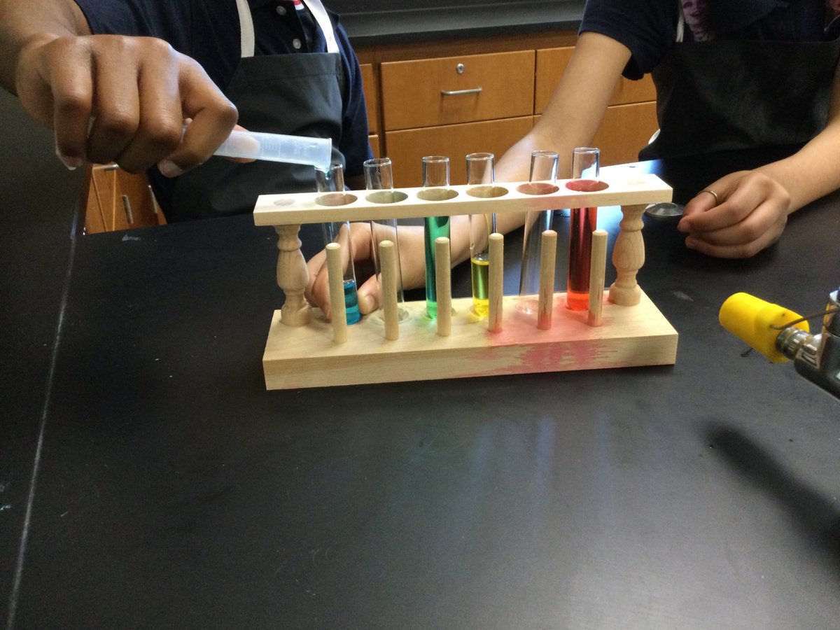 villa_sci's tweet photo. My 6th grade students color my world π§ͺππ #SamHoustonMS #Science #IrvingISD https://t.co/Lnrchb50js