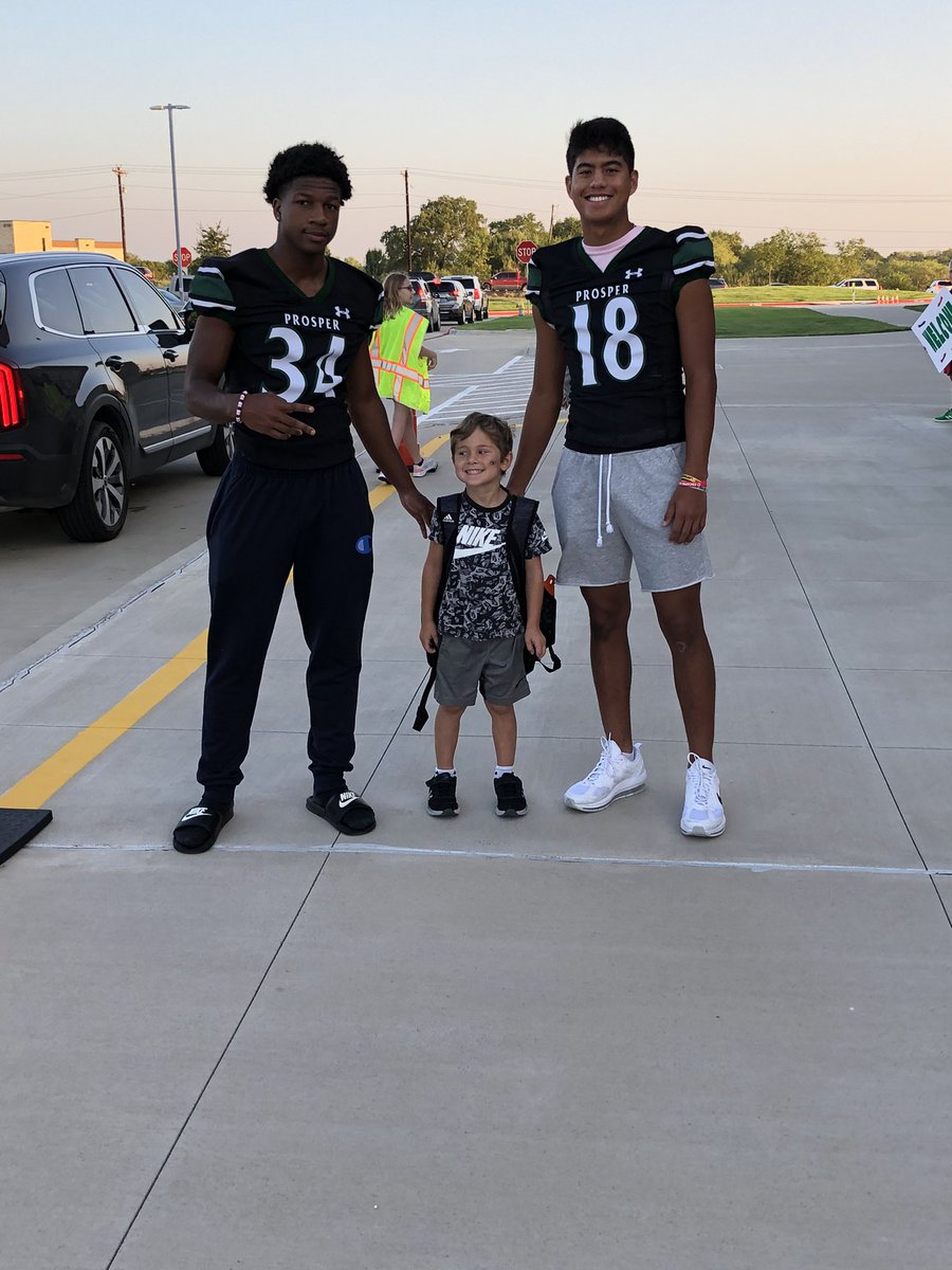 CoachCPetersen's tweet photo. Win over South Grand Prairie last night. Greet elementary school students this morning. I love this team! #dyj #service2others @ProsperEaglesFB https://t.co/z6JfcgqnNm