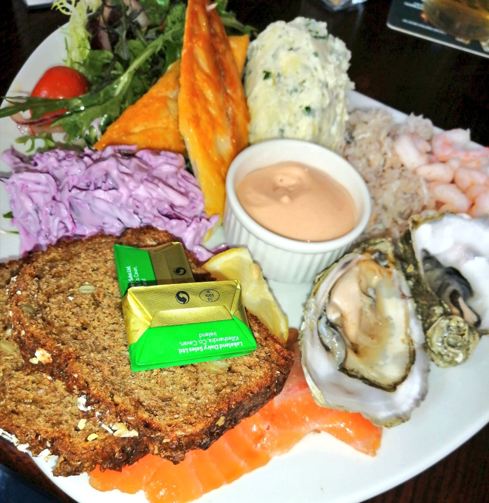 Now that's what I call a lunch 😋 Great to back in @anpucangalway after so long & their seafood plate is as good as I remembered #foodie #FridayFeeling #noms #yumyuminmytum #wheninGalway