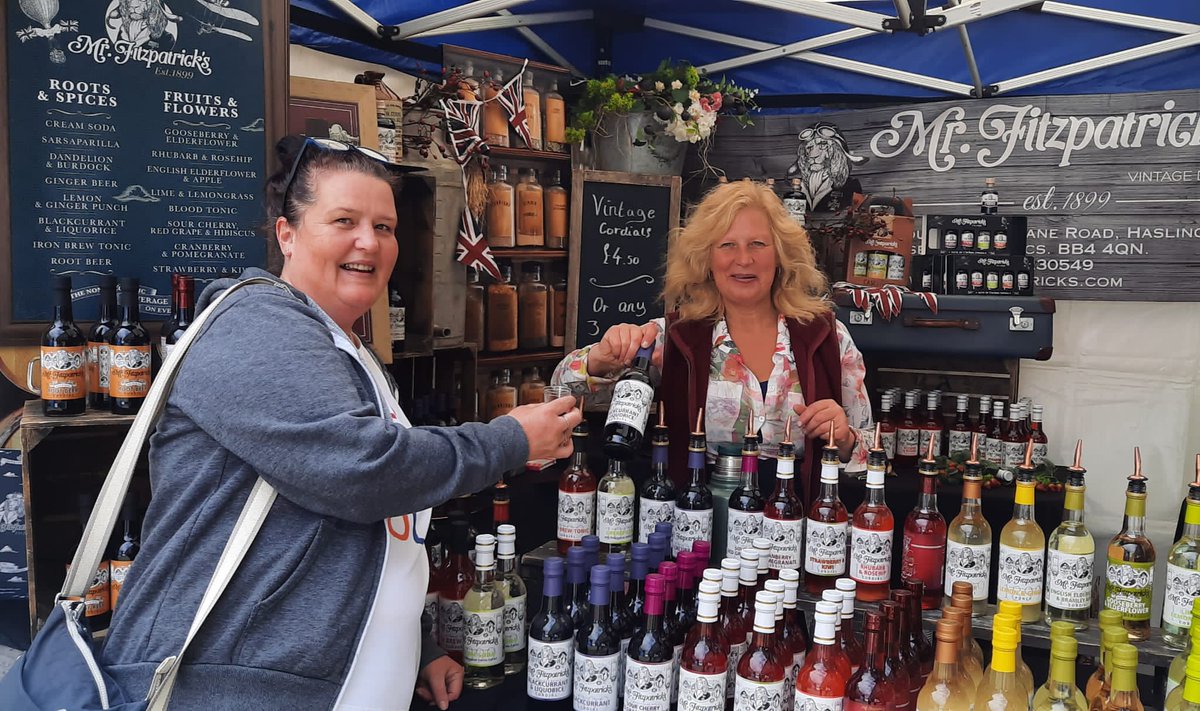 A few smiley faces from our spectacular market stalls… there are so many to see, offering amazing things all weekend. 🌮🍺🌸