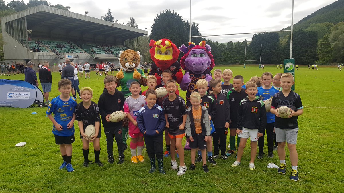 DRA_Community's tweet photo. Fantastic Friday is what we had @Abertillery_BG today.  Loved engaging with hundreds of the local community. 
A superb day with bags of fun &amp; inspiration. 
Thanks all for your support &amp; Abertillery for an amazing welcome #DragonsFamily 
@dragonsrugby @_MarkJones @davidjusteat https://t.co/McHX4Dv3np