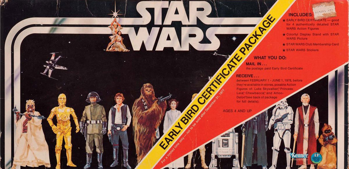 SWbot327's tweet image. 【豆知識】
1977年のスター・ウォーズの大ヒットは多くの人にとって予想外で、準備していなかったおもちゃ業界は、1977年のクリスマス商戦までにフィギュアを生産できなかった
そのため、1977年のクリスマスには、フィギュア引換券付きの空の箱が売られた