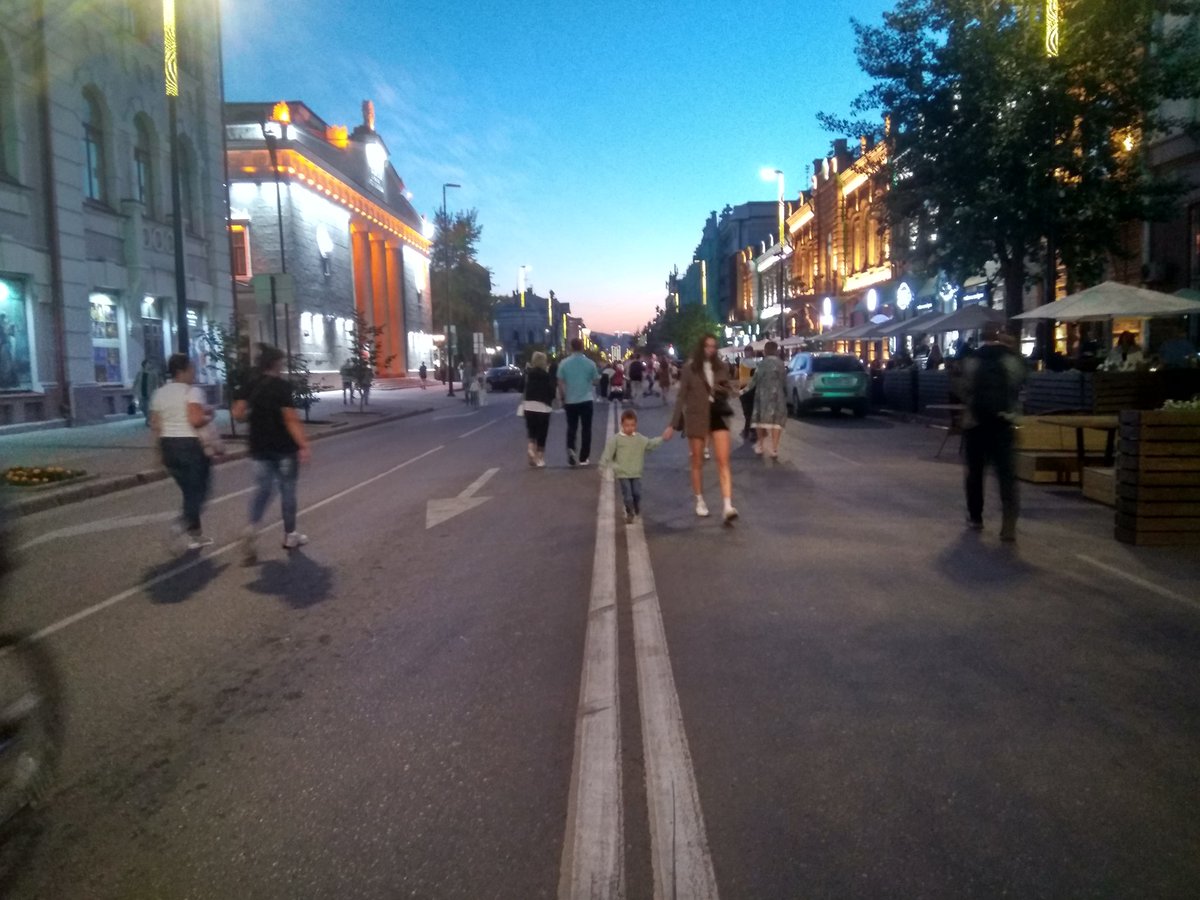 Walkable prospekt Mira is back. Finally. #вцентреМира #walkability #krasnoyarsk
