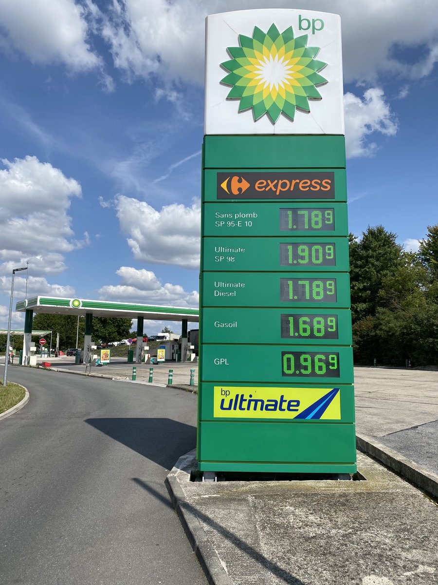 PhOlivierRN's tweet image. Prix de l’essence sur l’autoroute : le délire total. 

Bientôt 2 euros le litre de SP 98?

Faut-il une nouvelle révolte des Gilets Jaunes pour que le gouvernement comprenne ?