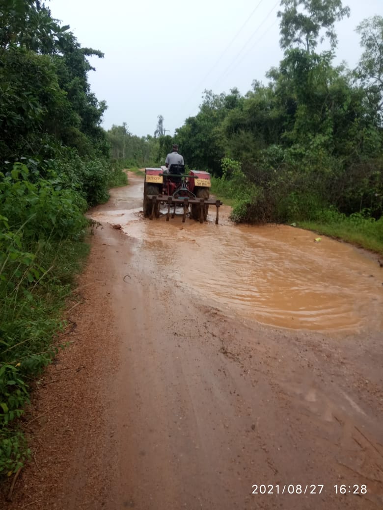 TheSrinuKaranam's tweet photo. Government's changing every 5 years but our village situation will be same as usual. This is what exact situation in M. Gadabavalasa (Village), Merakamudidam Mandal, Viziyanagaram Dist, Andhra Pradesh. Please Help Us @ysjagan Sir, @AndhraPradeshCM #AndhraPradesh #viziyanagaram https://t.co/n44g592GB6
