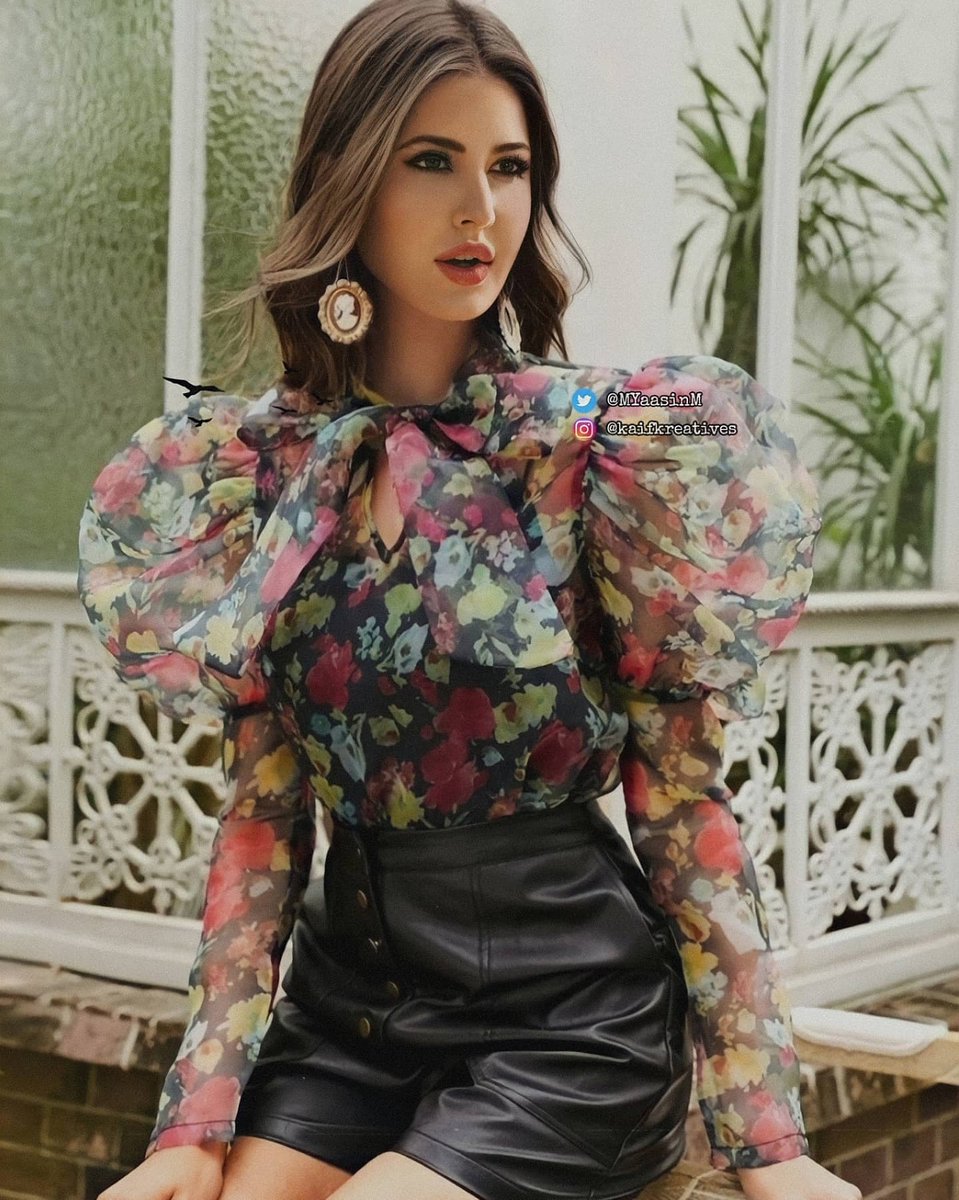 MYaasinM's tweet photo. Happiness blooms from within🌻
#KatrinaKaif
. 
.
#Tiger3 #Sooryavanshi #Bollywood https://t.co/3QJ6rwyuwd