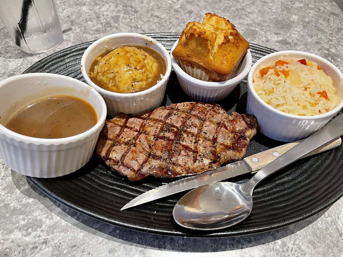 norlinkarim's tweet photo. Do they have Kenny Rogers Roasters where you live? I love their corn muffins. #VirtualDinnerDate #WAPmembers @TannieFan @Btsarmymom_SG @_mahitabel @MamaArmy12619 @KookieBae26 @KeiMagicShop @Cynthia134340 @neferteedi @MyMagicShop97 @BTS_twt https://t.co/a1XcENuqGm