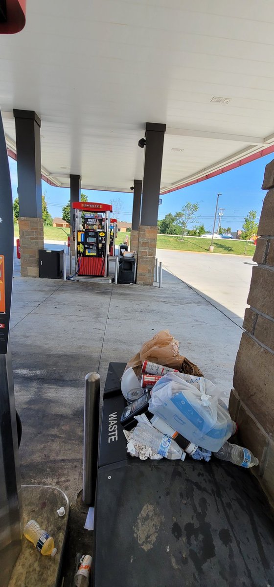 Wirenut434's tweet image. Way to keep it classy @sheetz #684. Nice brand new store 🙄