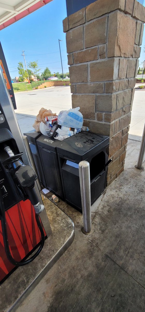 Wirenut434's tweet image. Way to keep it classy @sheetz #684. Nice brand new store 🙄