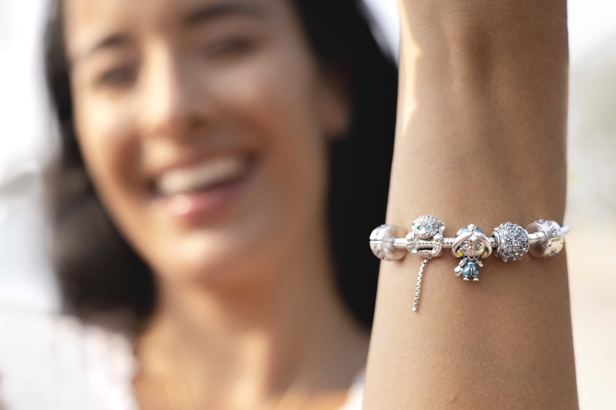 RhodesReed's tweet photo. Who knew a bracelet or necklace could inspire courage, kindness &amp; confidence? Well @pandora_NA NAILS it with this iconic #DisneyXPandora collection! I’m screaming over this Jasmine charm! #BeInspired #UltimatePrincessCelebration #DisneyPrincessConcert @DisneyConcerts #sponsored https://t.co/yL5BOWQOPq
