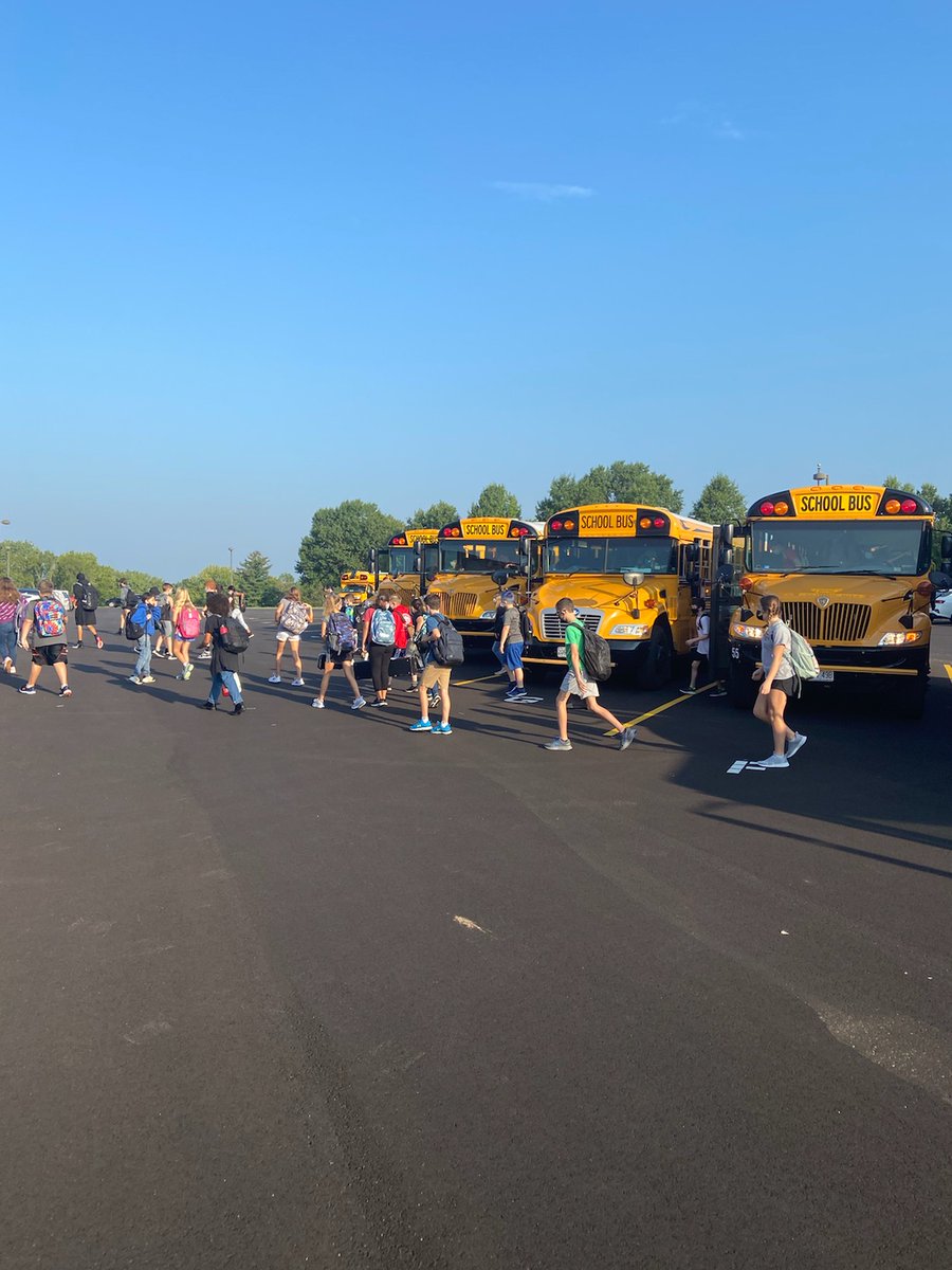 BryanMiddleFHSD's tweet photo. Happy FRIYAY! What an amazing first week! Heading into school this morning ready to finish the week strong! #PatriotPride #BryanMiddle https://t.co/YQccE9C8bu