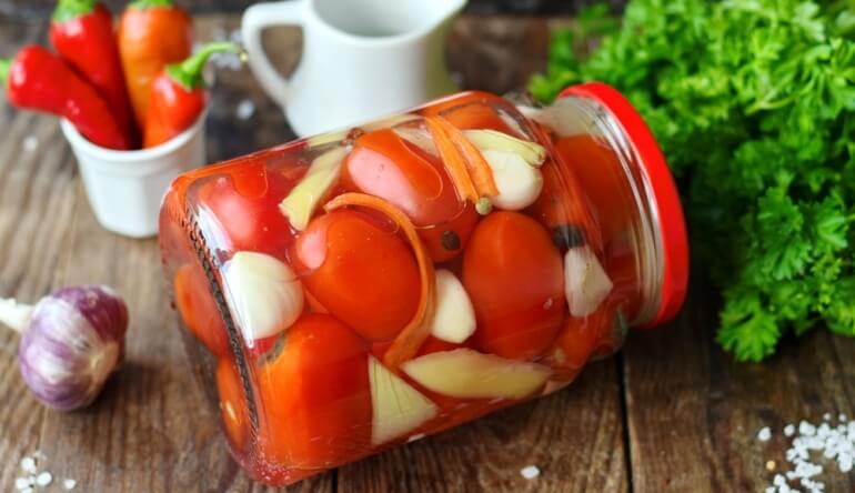 Леч. Помидоры перец чеснок на зиму рецепты. Аджика из кабачков острая. Аджика из помидор на зиму. Аджика "закусон".