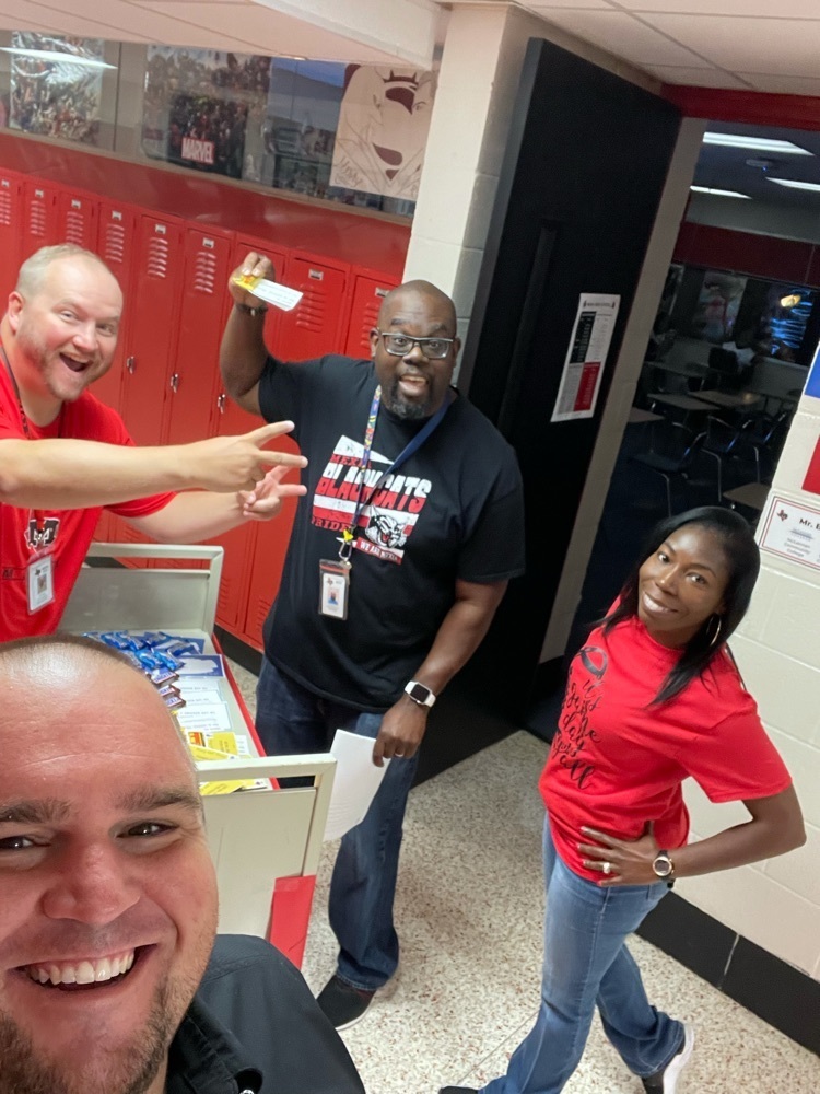 MHSBlackcats's tweet image. MHS has the best staff in the state. We simply say THANK YOU for putting Mexia kids first! #OthersFirst  #ALLMexia