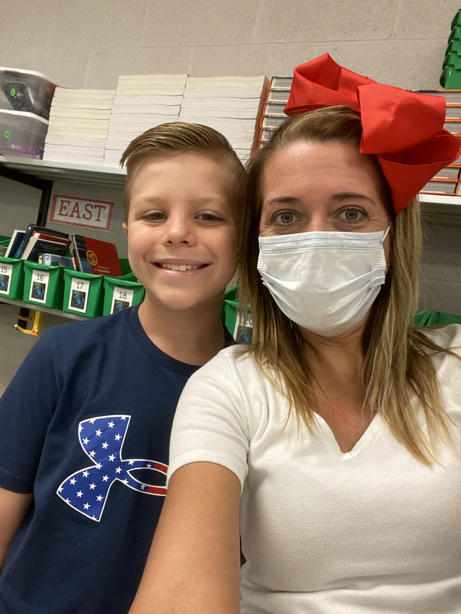 EarlyLearningDr's tweet photo. Look at all this spirit! Happy Duello Independence Day #WeAreDuello #students #family #parents #principal #principalsofinstagram #mypeople #kids #dressup #theme #principalfun #myjobisbetterthanyours https://t.co/4P1sGBcEgG