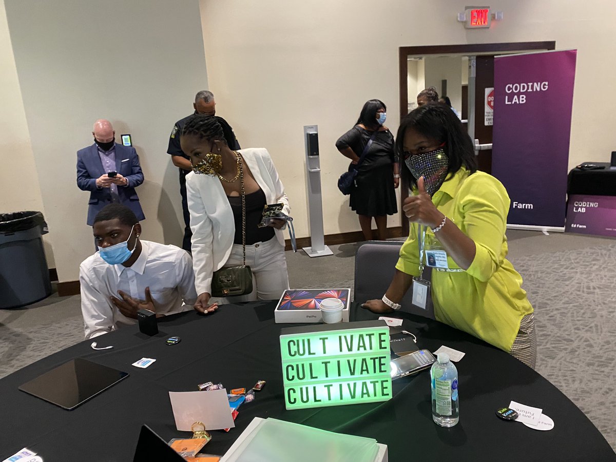 apsiddbess tweet media