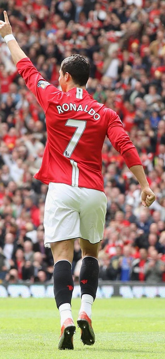 __wake__up__sid's tweet photo. @ManUtd  just sign the goat ... #CR7 #ManUtd #GOAT #onelastdance https://t.co/7b195Tb3sx