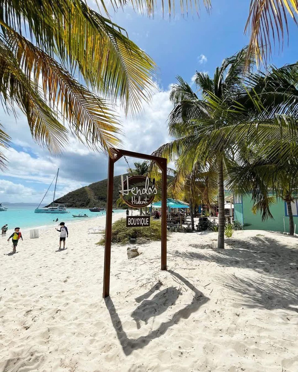What's your fav BVI weekend spot? Jost Van Dyke is one of our many favorites. 🌴🍹Happy Friday!!

📸: @pureBVI

#bvi #britishvirginislands #TGIF #friyay #jostvandyke #jvd #whitebaybeach #gertrudesbeachbar #caribbeanbeaches #bvibeaches #caribbeandestination #islandlife #travel