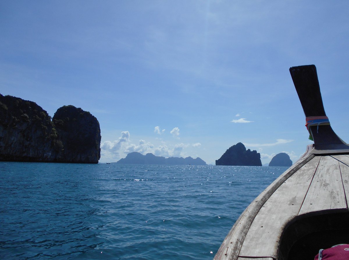 I really miss taking a boat and having adventures...
#Thailand #Longtailboat #FlashbackFridayz is on now! Tweet pics with hashtag Tag & Retweet hosts @TravelBugsWorld @Adventuringgal @jenny_travels @AOAOxymoron @Chalkcheese111 @MamaO_GO & Tag mates join the fun! #FlashbackFridayz