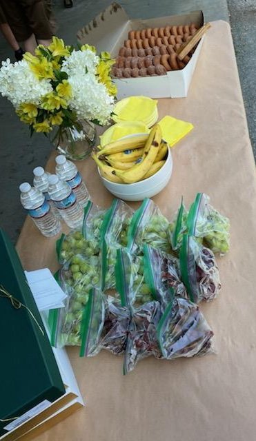 USaftey's tweet photo. 114 years celebrated!!!! The Keene Preload and Drivers celebrated with fresh apple cider donuts, grapes and bananas!!! 
#2021safetyned 
#ups 
HAPPY FOUNDERS DAY!! https://t.co/mS45B9LUFY