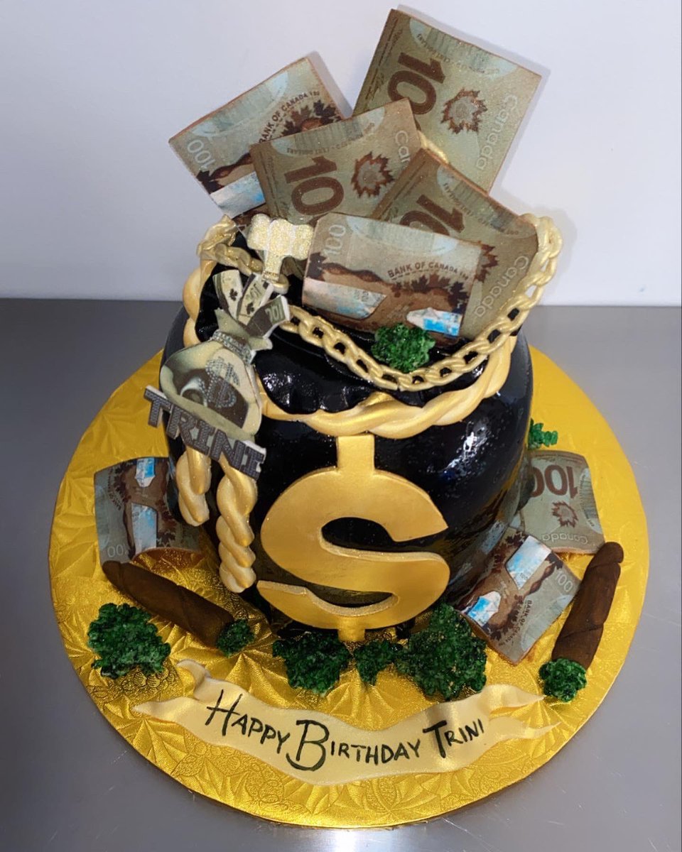 Delicacyinthe6's tweet photo. “My mind on my money and my money’s on my mind.” -Snoop Doggy Dogg

Money bag cake with edible images and Rice Krispies for the weed. 

Edible image 🔌 @topyoursweets 

#moneybag #money #canadianmoney #trini #weed #cakeoftheday #gtabaker #Torontobakery #Oakvillebakery https://t.co/LDcszfLfpc