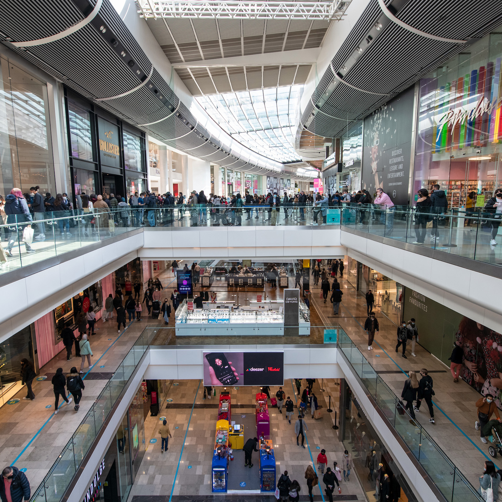 Westfield Stratford City on Twitter: "Bank Holiday weekend is here! 🌞  We're open as normal, but don't forget that individual store hours may vary  🛍️ Saturday: 9am - 9pm Sunday: 12pm -