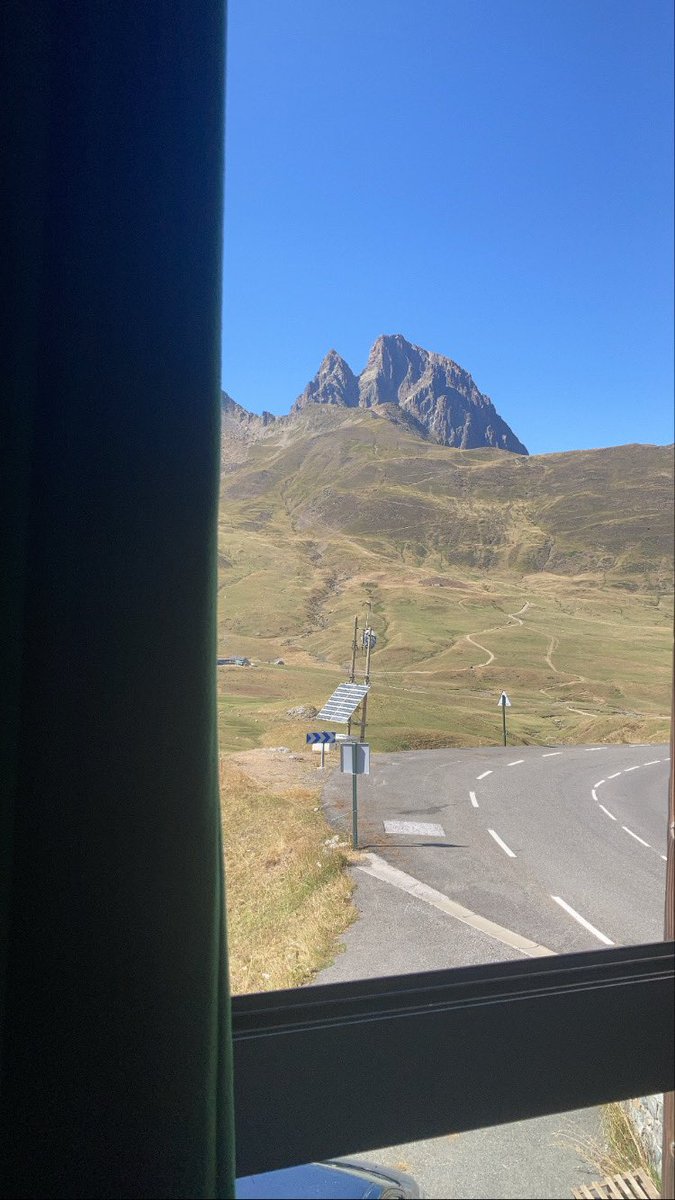 Chambre avec vue 👀 <a href="/pic_ossau/">Pic du Midi d’Ossau</a>