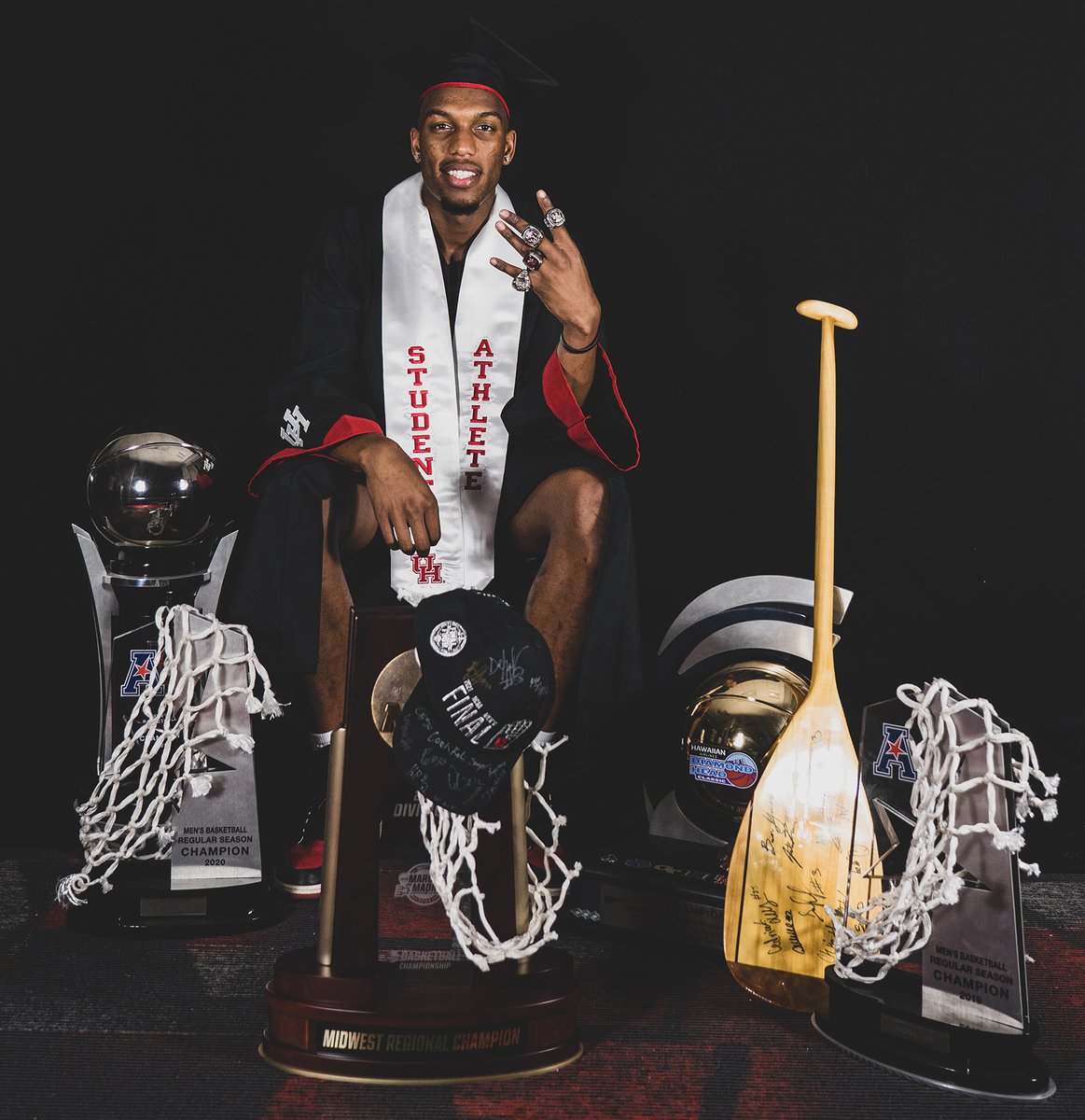 UHCougarMBK's tweet photo. What a career for Fabian White Jr @3five_ ... 

And he's coming back for more in 2021-22!

• 2x #AmericanHoops Champion
• 2021 The American Tournament Champion
• 3 NCAA Tournaments
• 2019 Sweet 16
• 2021 Final Four
• @UHouston graduate

#ForTheCity x #GoCoogs https://t.co/N7WsLpKkBl