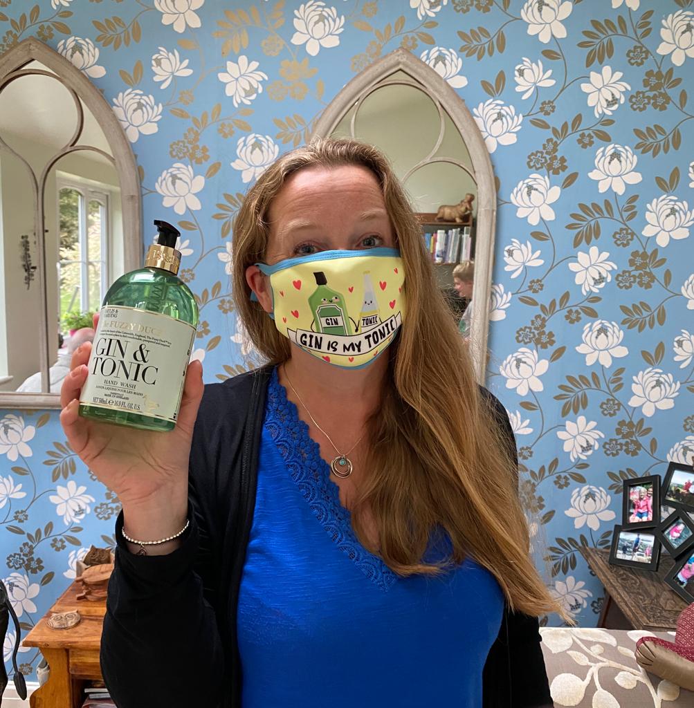 BecsBate's tweet image. Have a lovely bank holiday weekend.

I&apos;m not live on YouTube for the next two weeks.

See you on 13th of Sept with Angie @Profitmasters. She&apos;s going to be teaching us how to find the perfect keywords for our social media.
#socialmedia #marketing #socialmediatraining