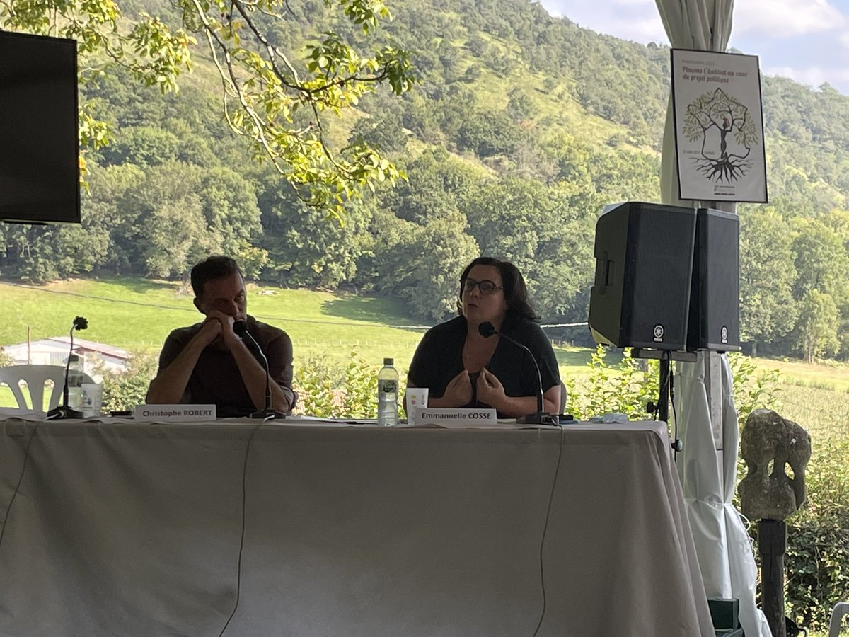 « On souffre d’une insuffisance de logements abordables » « le logement social est avec les #APL un levier de la solidarité » <a href="/chrstphe_robert/">Christophe Robert</a> demande aux représentants des formations politiques s’ils sont prêts à aborder les questions  #RLS #APL #TVA #inxauseta2021 <a href="/Abbe_Pierre/">Abbé Pierre</a>