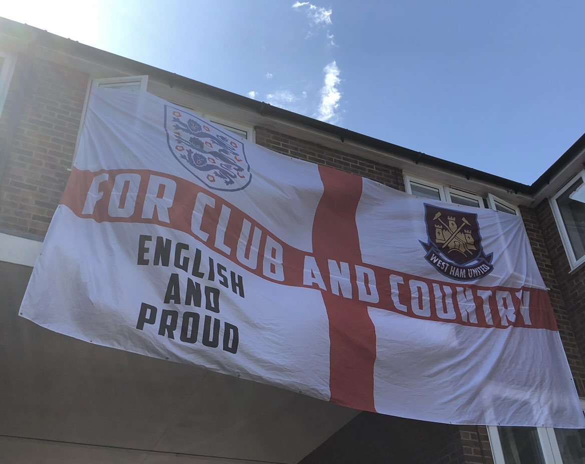 West Ham flags tweet media