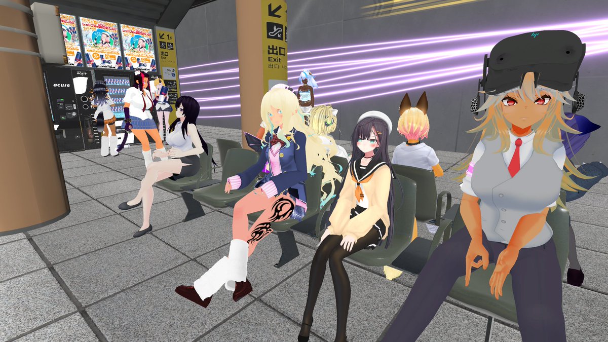 #Vket. ホ-ム と 電 車 に 可 愛 い 子 い っ ぱ い. #VRChat. 