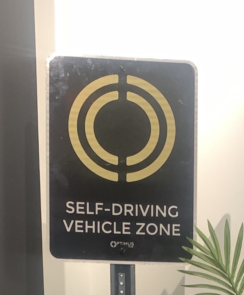 jackie_erickson's tweet photo. Super excited to begin my new gig with @OptimusRide! Great week in #Boston getting settled in and checking out the sites around HQ! #autonomousvehicle #EV #AV #shuttle #connecting #communities #OptimusRide #newadventure https://t.co/MoZHnIU1B3